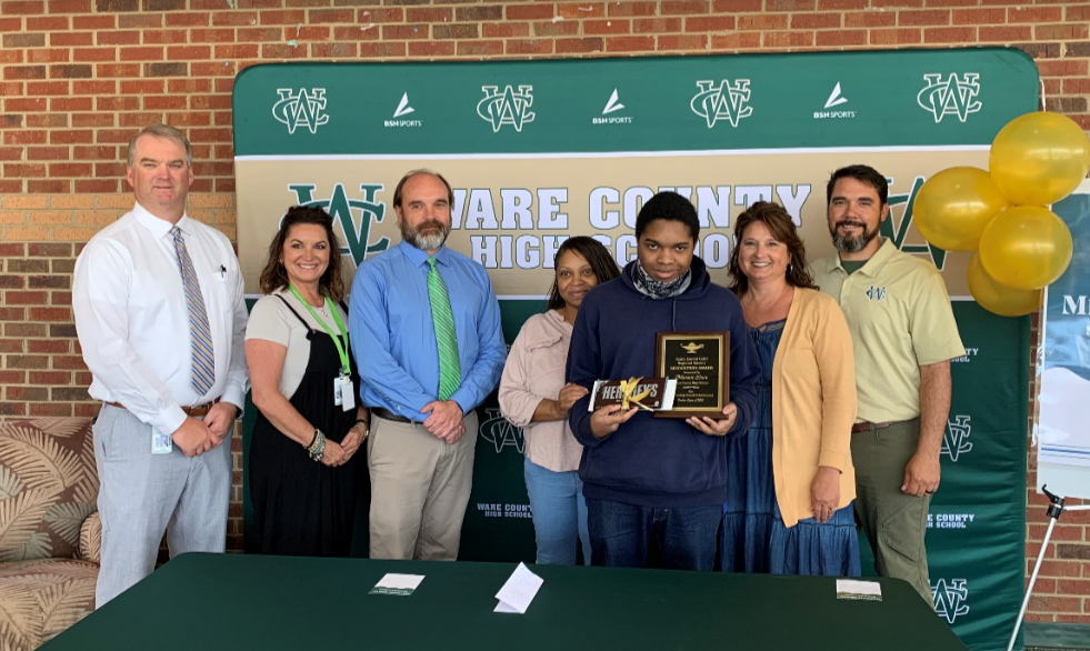 Mivante S. Wins Student of Excellence Award